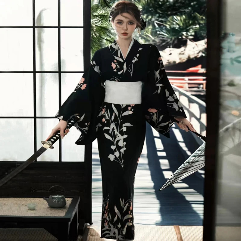 Asian Cosplay Anime - Kimono japonais noir gothique, vêtements culturels