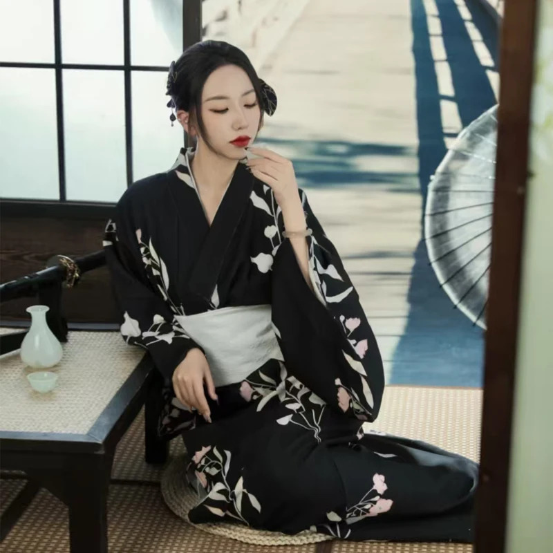 Kimono japonais noir gothique, - Asian Cosplay Anime avis et prix